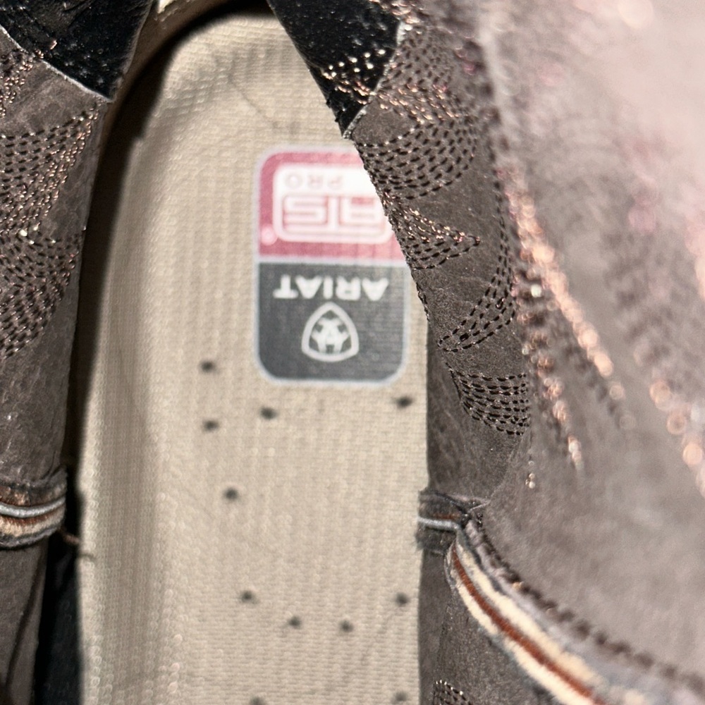 13D Ariat worn once MEN'S
Ridin High Western Boot
$224.95